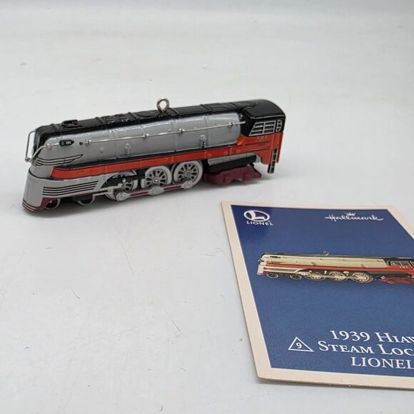 Hallmark Keepsake 1939 Hiawatha Steam Locomotive Lionel Trains Ornament - Picture 3 of 11